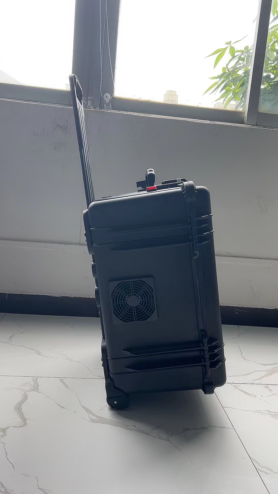 峄城手拉箱型移动通信干扰器